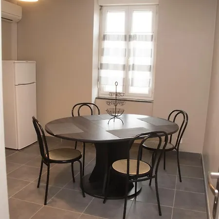 Le Clos De Manon 卡尔卡松